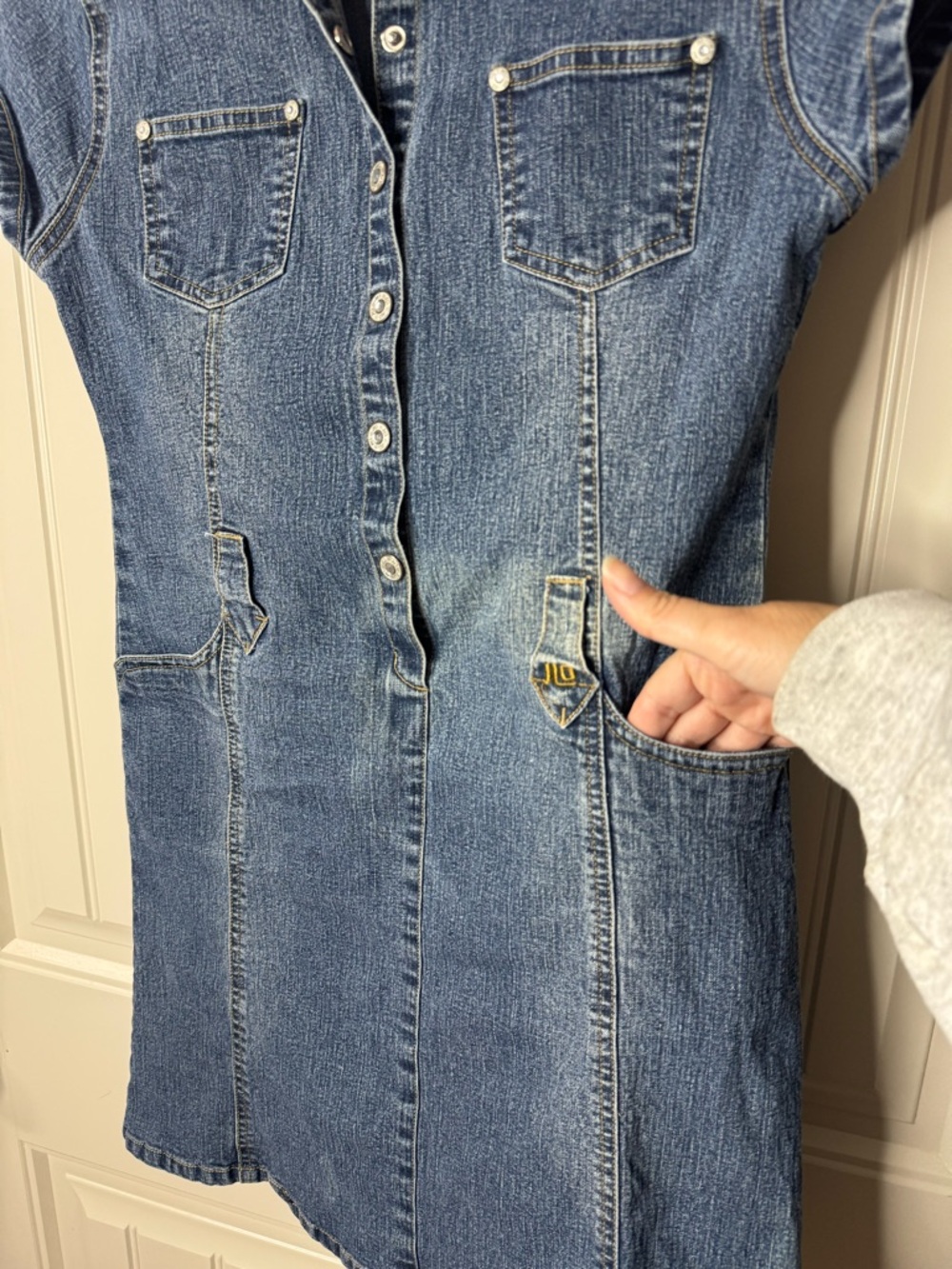 2/for $20 🪩 JLO Jennifer Lopez Blue Denim Button-Front Mini Dress (Teen Large) - Picture 4 of 10